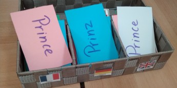 Σχολή Χατζήβεη - Παιχνίδι με κάρτες για την Ευρωπαϊκή Ημέρα Γλωσσών! - 26/9/2019