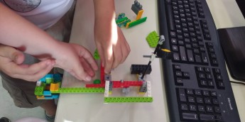Σχολή Χατζήβεη - Αλυσιδωτές Αντιδράσεις με τουβλάκια LEGO® (Quintopple) - 24/10/2019