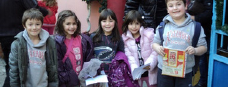 Σχολή Χατζήβεη - Ημέρα Χωρίς Τσάντες - 15/12/2011 Σχολή Χατζήβεη - Ημέρα Χωρίς Τσάντες - 15/12/2011