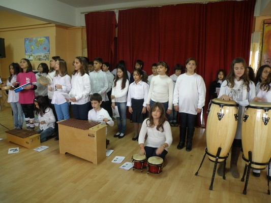 Σχολή Χατζήβεη - Γιορτή 17ης Νοεμβρίου - 25/11/2011 Σχολή Χατζήβεη - Γιορτή 17ης Νοεμβρίου - 25/11/2011