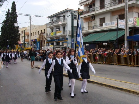 Σχολή Χατζήβεη - Παρέλαση 28ης Οκτωβρίου 2012 - 29/10/2012 Σχολή Χατζήβεη - Παρέλαση 28ης Οκτωβρίου 2012 - 29/10/2012