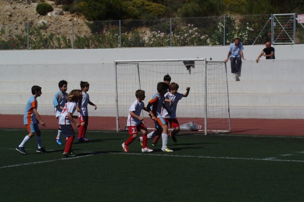 Σχολή Χατζήβεη - ΑΣΙΣ Ποδοσφαίρου - 10/6/2013 Σχολή Χατζήβεη - ΑΣΙΣ Ποδοσφαίρου - 10/6/2013
