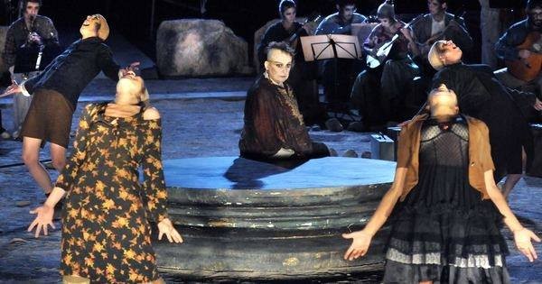 Σχολή Χατζήβεη - Η Καθηγήτρια Σύγχρονου Χορού στο Ηρώδειο - 23/9/2013 Σχολή Χατζήβεη - Η Καθηγήτρια Σύγχρονου Χορού στο Ηρώδειο - 23/9/2013