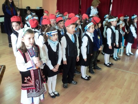 Σχολή Χατζήβεη - Τα Νηπιάκια μας Τιμούν την 25η Μαρτίου - 31/3/2015 Σχολή Χατζήβεη - Τα Νηπιάκια μας Τιμούν την 25η Μαρτίου - 31/3/2015