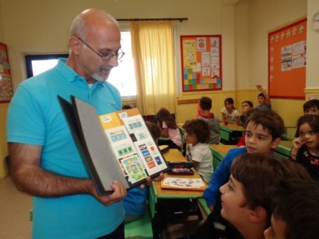 Σχολή Χατζήβεη - Γνωρίσαμε έναν Συλλέκτη Γραμματοσήμων! - 22/10/2014 Σχολή Χατζήβεη - Γνωρίσαμε έναν Συλλέκτη Γραμματοσήμων! - 22/10/2014