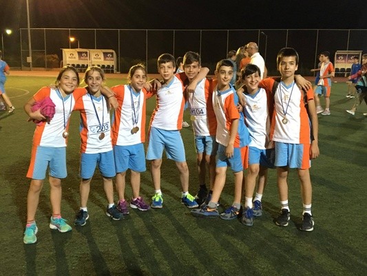 Σχολή Χατζήβεη - Α.Σ.Ι.Σ. Στίβου Ε’–ΣΤ’ Δημοτικού - 14/6/2016 Σχολή Χατζήβεη - Α.Σ.Ι.Σ. Στίβου Ε’–ΣΤ’ Δημοτικού - 14/6/2016