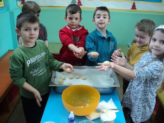 Σχολή Χατζήβεη - Οι Μικροί Ζαχαροπλάστες - 15/3/2016 Σχολή Χατζήβεη - Οι Μικροί Ζαχαροπλάστες - 15/3/2016