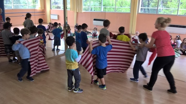 Σχολή Χατζήβεη - Θεατρικό Παιχνίδι «Φωτιά στο δάσος» - 18/10/2016 Σχολή Χατζήβεη - Θεατρικό Παιχνίδι «Φωτιά στο δάσος» - 18/10/2016