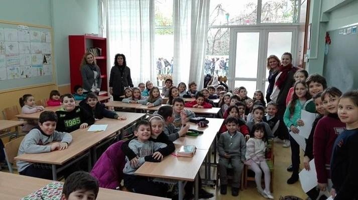 Σχολή Χατζήβεη - Οι Μικροί Μαθαίνουν από Μεγαλύτερους Μαθητές! - 31/1/2017 Σχολή Χατζήβεη - Οι Μικροί Μαθαίνουν από Μεγαλύτερους Μαθητές! - 31/1/2017