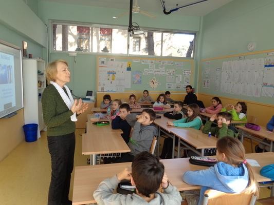 Σχολή Χατζήβεη - Μια Ελλάδα Φως! - 24/2/2017 Σχολή Χατζήβεη - Μια Ελλάδα Φως! - 24/2/2017
