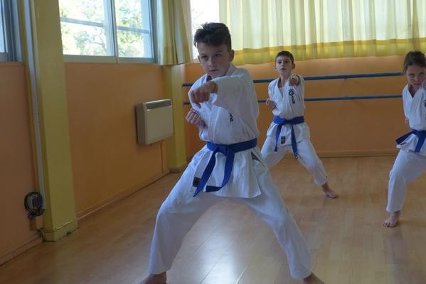 Σχολή Χατζήβεη - Εξετάσεις Καράτε - 1/3/2017 Σχολή Χατζήβεη - Εξετάσεις Καράτε - 1/3/2017