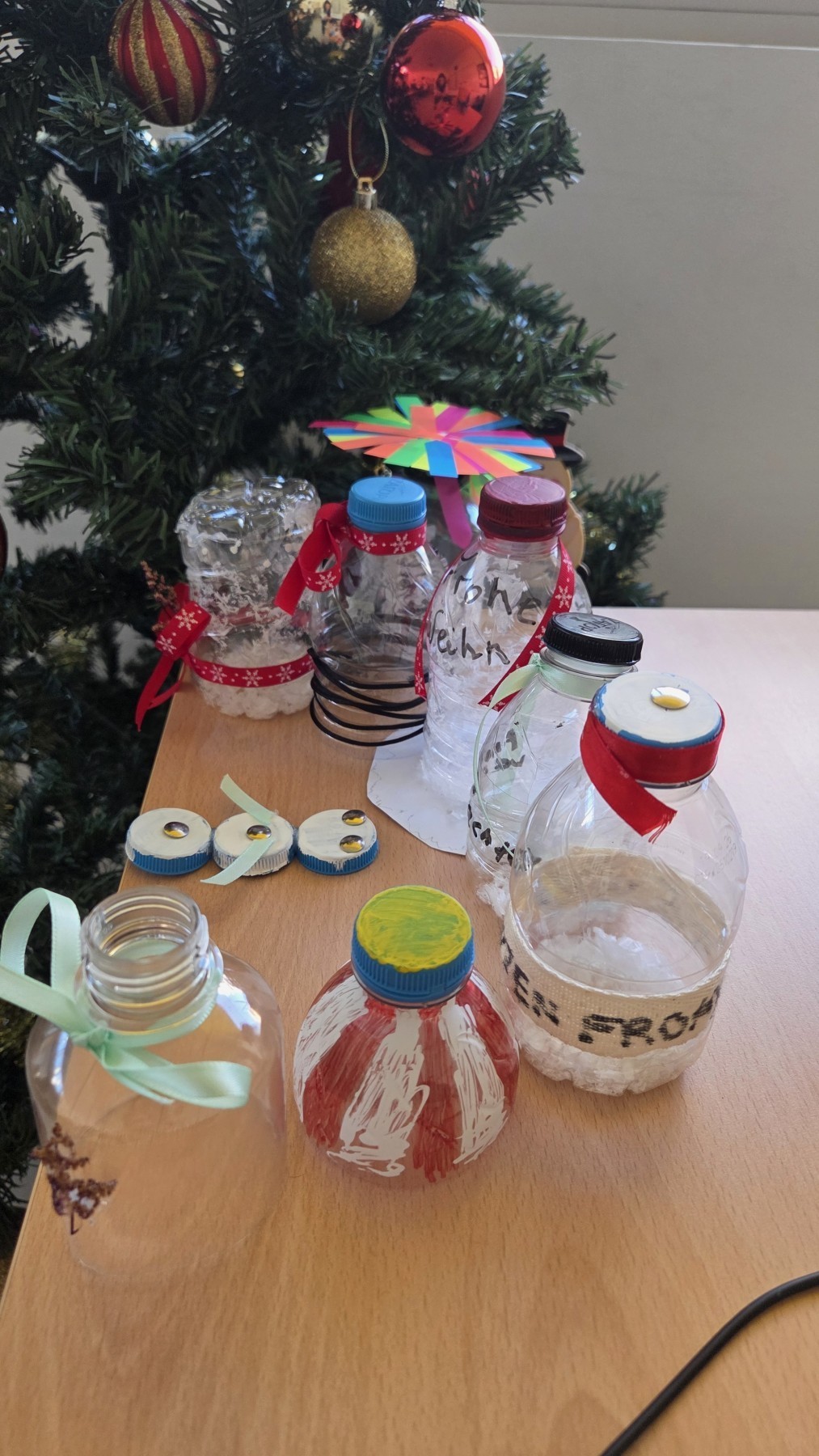 Σχολή Χατζήβεη - Στολίδια με Ανακυκλώσιμα Υλικά! - 22/12/2025