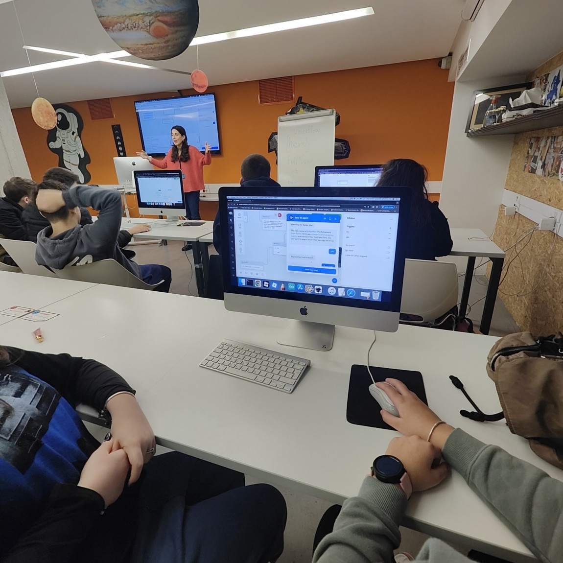 Σχολή Χατζήβεη - Επίσκεψη της Γ΄ Γυμνασίου στο UTech Lab - 16/2/2026 Σχολή Χατζήβεη - Επίσκεψη της Γ΄ Γυμνασίου στο UTech Lab - 16/2/2026