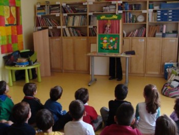 Συνάντηση με τη συγγραφέα κ. Βαρβαρέσου Συνάντηση με τη συγγραφέα κ. Βαρβαρέσου