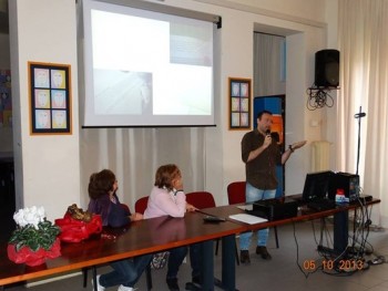 "Συνδέοντας Τις Γενιές" "Συνδέοντας Τις Γενιές"