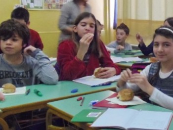 Δύνασθε ευρείν τα εδέσματα; Δύνασθε ευρείν τα εδέσματα;
