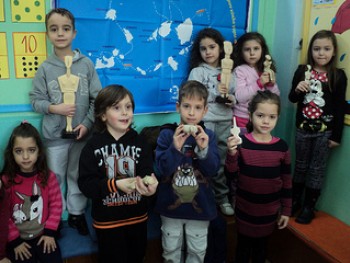 Τα Κυκλαδικά Ειδώλια Επισκέφτηκαν το Σχολείο Τα Κυκλαδικά Ειδώλια Επισκέφτηκαν το Σχολείο