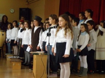 Οι μαθητές της Τρίτης Τάξης τίμησαν την 25η Μαρτίου Οι μαθητές της Τρίτης Τάξης τίμησαν την 25η Μαρτίου
