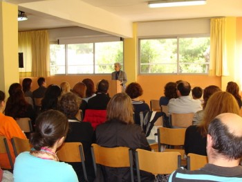 Επικοινωνία Στην Οικογένεια τον καιρό της Κρίσης Επικοινωνία Στην Οικογένεια τον καιρό της Κρίσης