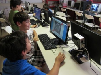 Codeweek – Μικροί προγραμματιστές εν δράσει Codeweek – Μικροί προγραμματιστές εν δράσει