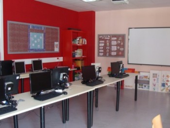 Υποδεχόμαστε τους μαθητές μας Υποδεχόμαστε τους μαθητές μας