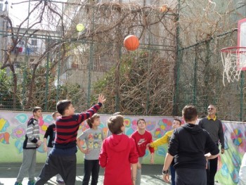 Μια Διαμάχη που Έφερε Φιλία Μια Διαμάχη που Έφερε Φιλία