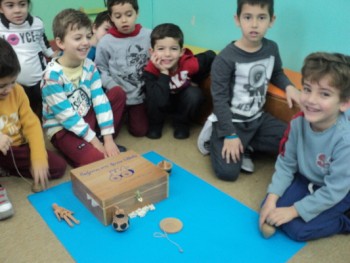Παίζοντας στην Αρχαία Ελλάδα Παίζοντας στην Αρχαία Ελλάδα