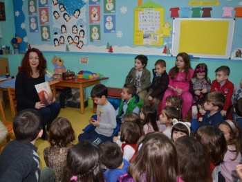 Φένια η Αγαπημένη των Ήχων Φένια η Αγαπημένη των Ήχων