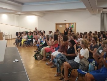 Teaching English Outside thε Box! Teaching English Outside thε Box!