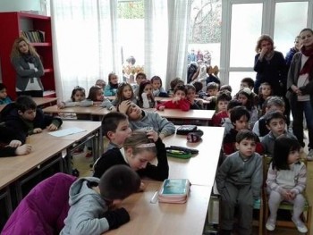 Οι Μικροί Μαθαίνουν από Μεγαλύτερους Μαθητές! Οι Μικροί Μαθαίνουν από Μεγαλύτερους Μαθητές!