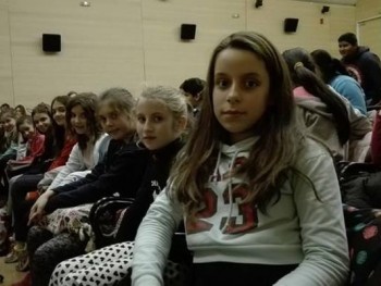 Παρακολουθώντας Ντοκιμαντέρ με τους συμμαθητές μου! Παρακολουθώντας Ντοκιμαντέρ με τους συμμαθητές μου!