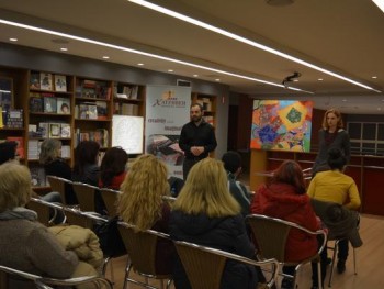 Έφηβοι: Κοινωνικοί ή ακοινώνητοι; Έφηβοι: Κοινωνικοί ή ακοινώνητοι;