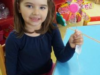 Υποδεχόμαστε την Πρωτομαγιά! Υποδεχόμαστε την Πρωτομαγιά!