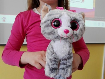 Σχολή Χατζήβεη - Describing Our Favourite Toy! - 9/4/2019
