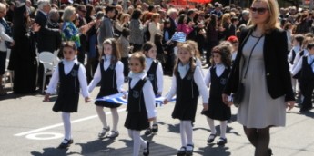 Σχολή Χατζήβεη - Παρέλαση Νηπιαγωγείου - 31/3/2014