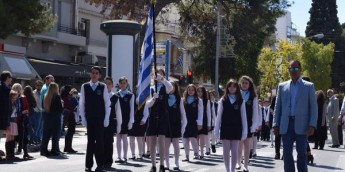 Σχολή Χατζήβεη - Υποδειγματική Εμφάνιση στην Παρελαση! - 30/3/2017