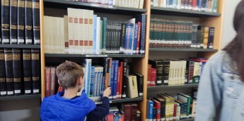 Σχολή Χατζήβεη - Επίσκεψη στη Βιβλιοθήκη του Δήμου - 10/11/2024