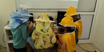 Σχολή Χατζήβεη - Στον Μαγικό Κόσμο της Μέλισσας - 3/11/2025 Σχολή Χατζήβεη - Στον Μαγικό Κόσμο της Μέλισσας - 3/11/2025