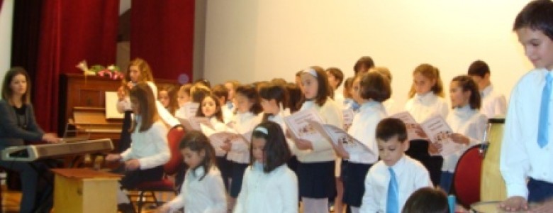 Σχολή Χατζήβεη - Τροβαδούροι Κηφισιάς! - 23/12/2013 Σχολή Χατζήβεη - Τροβαδούροι Κηφισιάς! - 23/12/2013