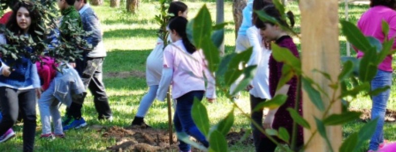 Σχολή Χατζήβεη - Το Κυνήγι των Πασχαλινών Αβγών - 21/4/2015