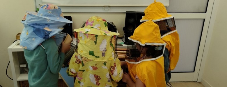 Σχολή Χατζήβεη - Στον Μαγικό Κόσμο της Μέλισσας - 3/11/2025 Σχολή Χατζήβεη - Στον Μαγικό Κόσμο της Μέλισσας - 3/11/2025