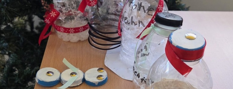 Σχολή Χατζήβεη - Στολίδια με Ανακυκλώσιμα Υλικά! - 22/12/2025