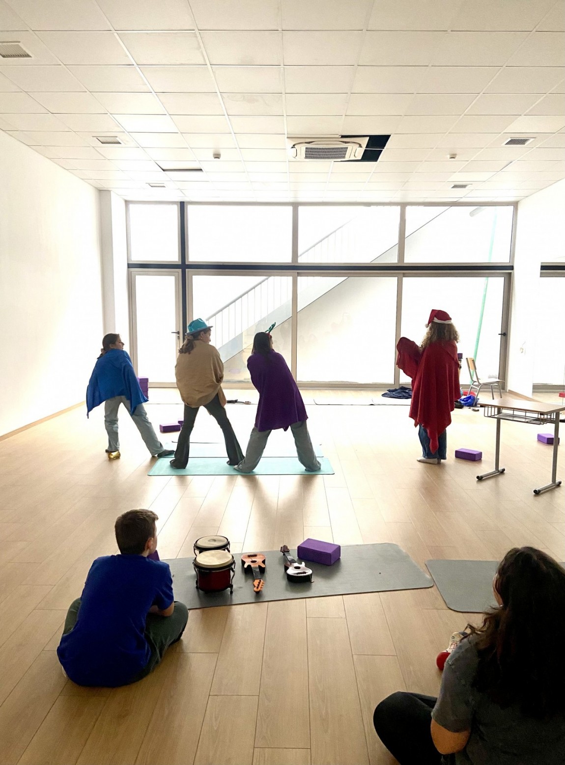 Σχολή Χατζήβεη - Ανατρεπτικά Χριστούγεννα στο Μάθημα Θεάτρου - 24/11/2025