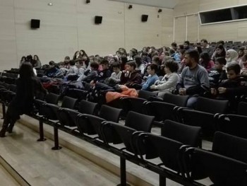 Παρακολουθώντας Ντοκιμαντέρ με τους συμμαθητές μου!
