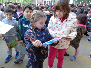 Σχολή Χατζήβεη - World Read Aloud Day  - 6/2/2018