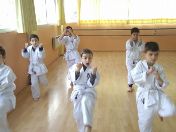 Σχολή Χατζήβεη - Εξετάσεις Καράτε - 9/3/2018