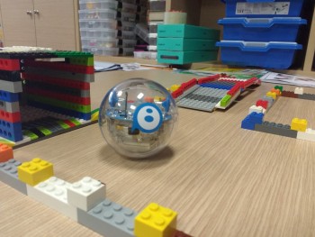 Σχολή Χατζήβεη - Christmas Scratch 2.0 Coding Adventures feat Sphero SPRK+®! - 11/1/2019