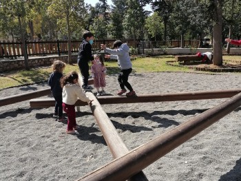 Σχολή Χατζήβεη - Μια μέρα στην Παιδική Χαρά - 4/4/2022