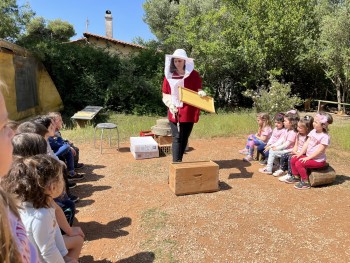 Σχολή Χατζήβεη - Γνωριμία με τη Μέλισσα - 24/5/2023