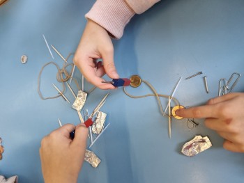 Σχολή Χατζήβεη - Μικροί επιστήμονες σε δράση... με τους μαγνήτες  - 5/2/2026